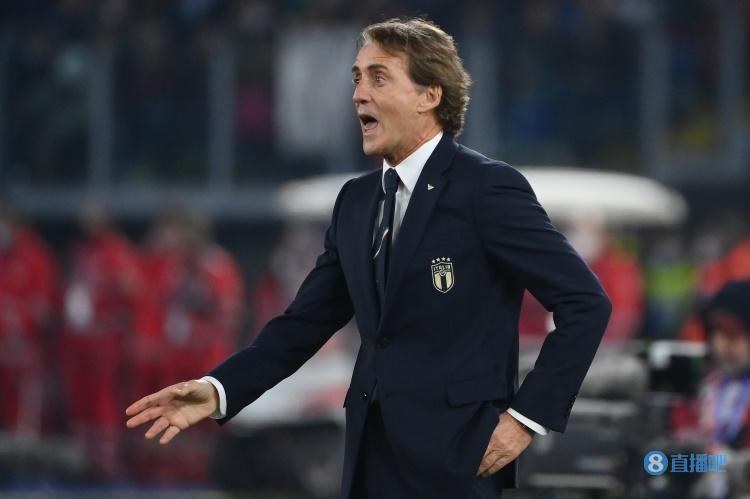 曼奇尼:年轻球员表现出积极的个性 斯卡马卡需要与球队保持联系