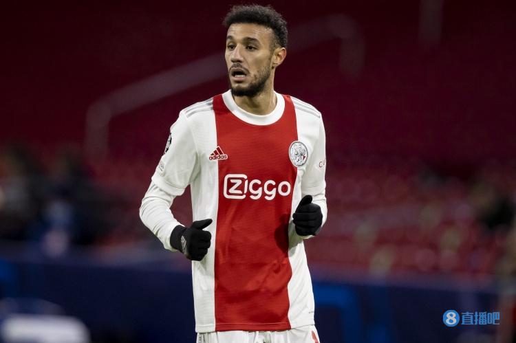 踢球者:拜仁内部人士质疑马兹拉维无法在顶级对决中改变比赛