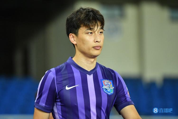 巴顿:如果能吸引防守给队友创造空间,那也是非常好的