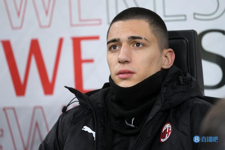 意媒:米兰有意外租拉泽蒂奇,卡利亚里是潜在的下家之一