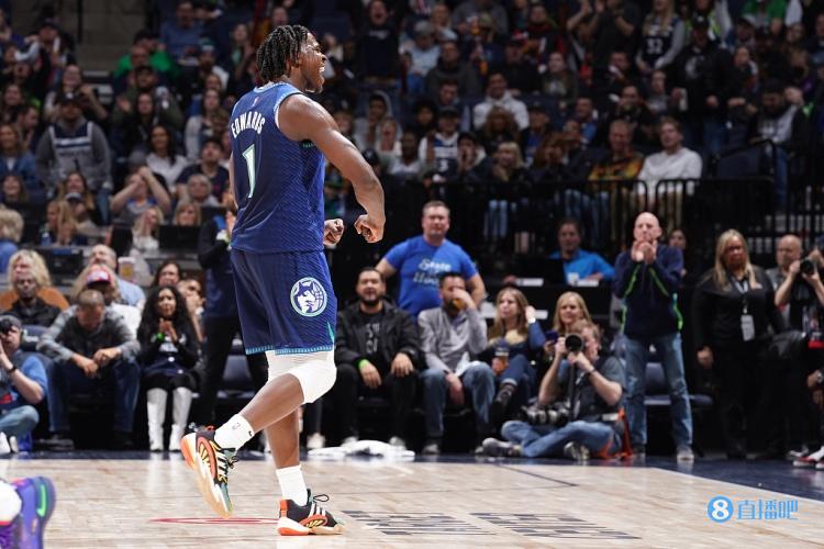 爱德华兹:试训勇士时科尔曾说我不够努力 我从那时开始做出改变