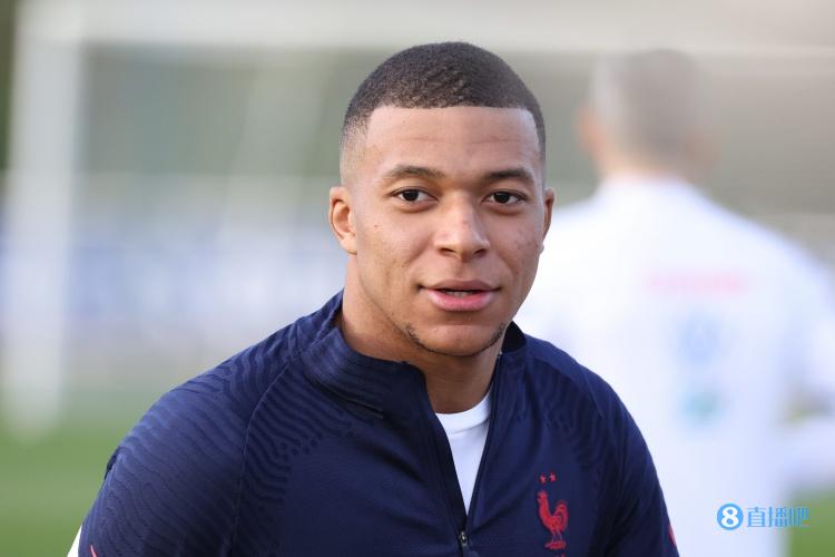 魔笛向姆巴佩索要球衣引发六台众人讨论:他是为国家队队友拿的