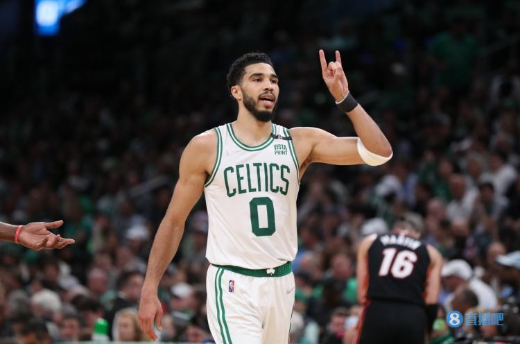 塔图姆:右肩不需要进行手术 必须把自己的比赛提升至另一个水准